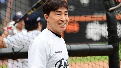 'FA 미아' 손아섭 자리 아직 남아있다…'보상선수 지명' 한화의 선택은 외야수 아닌 투수였다