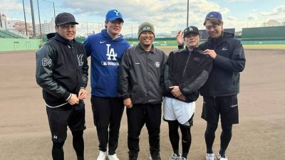 야마모토는 왜 이렇게 한국인을 좋아하나…다저스 159km 유망주 직접 챙긴 따뜻한 선배