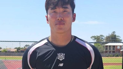 예전엔 호랑이였는데… 내가 업어키웠지 11년만에 다시 뭉쳤다! 김현수X허경민, '톰과 제리' 다정 케미의 부활 [인터뷰]