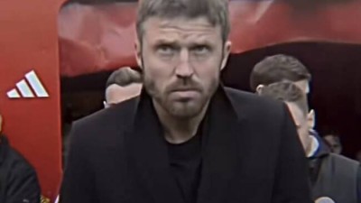 맨체스터 유나이티드 결단 내렸다…‘캐릭 성적과 관계없이 차기 감독 면접 진행’