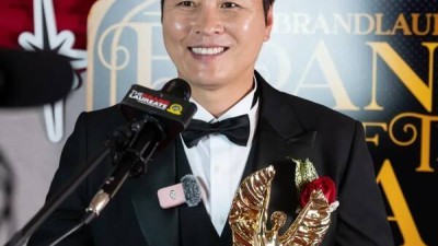 [공식발표] 韓 2호 초대형 경사! 무하마드 알리, 타이거 우즈, 리오넬 메시 등 세계적 인사가 누렸던 영광→이동국, 용인FC 디렉터가 이어받았다