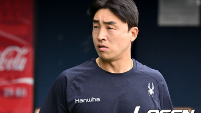 ‘1년 제안’ 황재균은 은퇴, ‘FA 미아’ 손아섭은 한화 최종안 받아들일까…‘3000안타’ 대기록 위해서