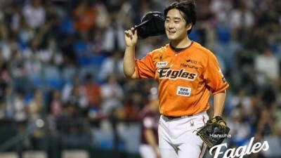 이 날씨에 한강에서 캐치볼? '강판 후 오열' 한화 영건, 제대로 이 악물었다…새 이름 달고 날아오를까