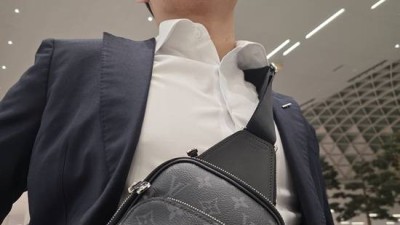 '80억 유격수' 미담 대폭발! '300만원' 상당 명품백 쾌척→더 이쁘고 좋은 걸 골라줬는데… [시드니 현장]