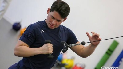 '상무 입대 포기→최악 부진' 롯데 전체 1순위 좌완, 캠프 시작부터 '집중 코칭'…말띠 해 맞아 살아날까