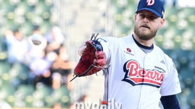 코치에 어깨빵→사과→끝내 두산과 재계약 실패→다저스와 마이너 계약, ML 재도전 나선다