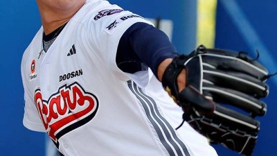 타 구단 FA 오퍼도 뿌리쳤다… 두산과 의리 택했다, 52억 짐 지고 뚜벅뚜벅 걸어간다