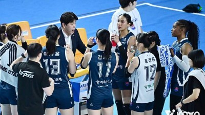 최하위 정관장 상대로 또 고전, 도로공사 김종민 감독 “이런 팀이 더 어려워, 황연주-김세인이 분위기 바꿔줬다”[현장인터뷰]