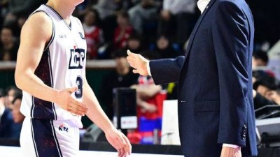 ‘51점 허웅 탈락’ 이유를 설명한 니콜라스 감독 “농구 외적인 것도 고려했다”