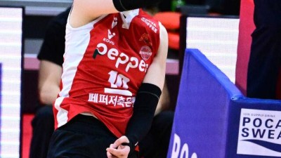 박정아, 본인도 스트레스 받을 것 단 1득점 그친 캡틴, 사령탑은 선수를 먼저 토닥였다 [MD광주]