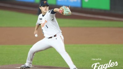 '악 어깨' 문동주의 시간이 멈췄다, '어깨통증→투구 중단' 韓 대표팀-한화 초비상 걸렸다