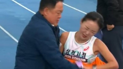 '女 선수 신체 접촉 논란' 김완기 전 감독 판결 뒤집혔다, 재심서 자격정지 취소→견책 처분