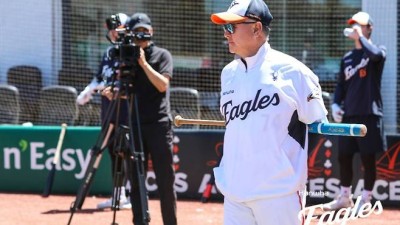 김경문은 왜 새 외국인들을 몰래 지켜보나… ‘폰와’ 역대급 듀오와 싸우면 곤란하니까