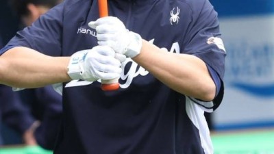 대폭 몸값 삭감된 후 캠프 합류한 손아섭, 그래도 항상 시련 뒤 성장해왔다