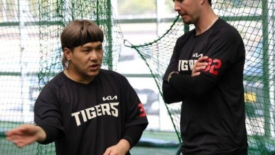 KIA 호주 국대 유격수는 이종범도 안다, 김선빈 깜놀 “호주·일본·미국 다 겪어봤는데 배우려는 자세가…” [MD아마미오시마]