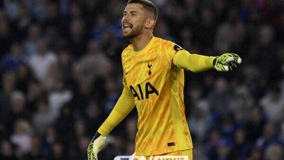 '대패 막은' 토트넘 비카리오 골키퍼 (퇴장 당한) 로메로가 라커룸에서 사과하더라