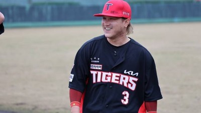 '체중 감량하고 나타난' KIA GG 내야수, 제대로 준비했네…베테랑이라면 책임감 있게 해야 [아마미오시마 인터뷰]