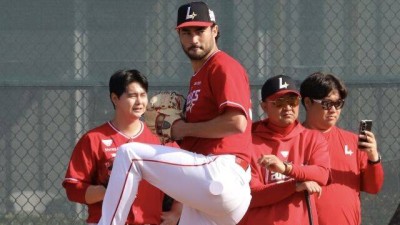 '어머니 나라 대표할 기회 아니었나' 155km 한국계 선수, 왜 WBC 출전 고사했을까 생각대로 되지 않더라 [MD베로비치]