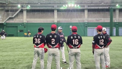 “너희 그렇게 하면 경기 못 나가” 꽃범호 일침, 급기야 내야수들 앞에서 춤을? KIA 내야수비 지금 괴로워야 1년이 즐겁다[MD아마미오시마]