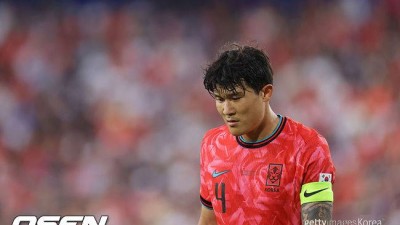 '벤치도 없었다' 김민재 완전 제외…경쟁이란 말로는 부족한 설명