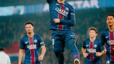 진심으로 짜증나 이강인, 투입 6분 만에 환상골…라이벌전 5-0 대승 주역, 참다못한 PSG 팬들 집단 반발→'연봉도 꼴찌급, 이러다 떠나는 거 아냐?'