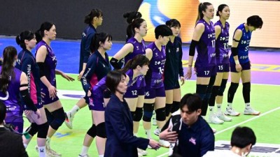 피치·김연수 교체 투입한 흥국생명, 요시하라 감독 “뭘 해도 안 풀렸다” [MD수원]