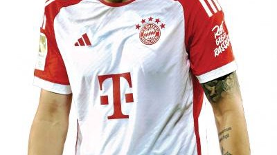 하다하다 벤치 자리도 없는 신세라니… 김민재, 팀내 센터백 4옵션까지 밀렸나