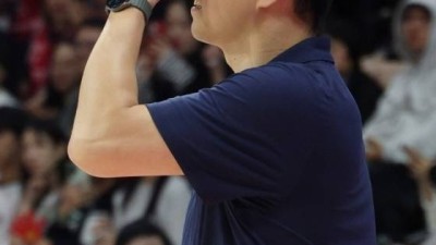 프로 감독이 '초유의 지각 사태', 해명 요청하자 감성팔이는 싫다... 납득할 설명은 어디로 [수원 현장]