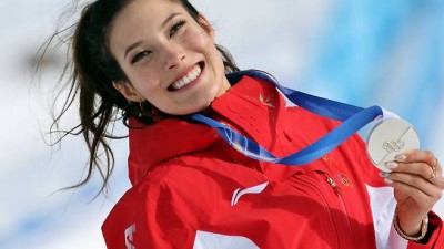 돈 벌러 중국 귀화했어? 국적·먹튀 논란 실력으로 잠재운 中스타 구아이링, 슬로프스타일 은메달 너무 행복해요