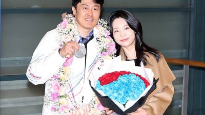 '금의환향' 김상겸 메달 오래 기다리게 해 아내에게 미안…고맙고 사랑해