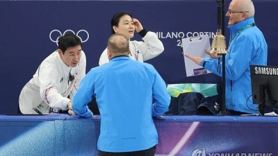 한국 코치는 왜 돈들고 판정 항의하러갔나