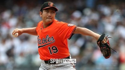 이래서 투수들의 무덤 갔구나…'연봉 70억에 비즈니스 항공권까지' 36세 일본인 투수 대박 계약 성사