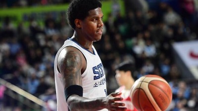 [부상] 부분 틀니 2개 빠진 나이트, 곧바로 병원 이동