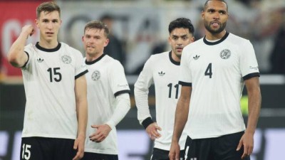 '바이에른 뮌헨, 2연속 결장 김민재 방출하고 도르트문트 센터백 영입 필요'…독일 레전드 수비수 강조