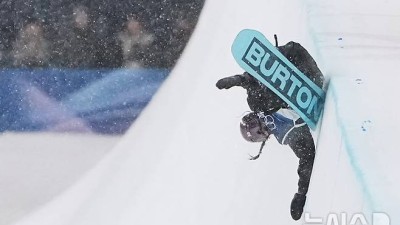 최가온, 결선 1차 시기서 추락…다행히 스스로 내려와[2026 동계올림픽]