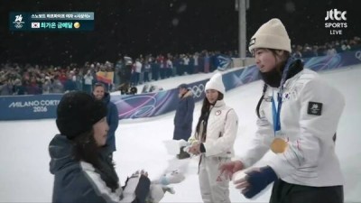 '한국 첫 金' 최가온 시상을 한국 사람이? '총 심판 디렉터'