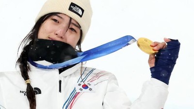 ‘금메달’ 최가온 아버지 “1차서 넘어질 땐 그만두나 걱정…꿈꾸는 것 같아”