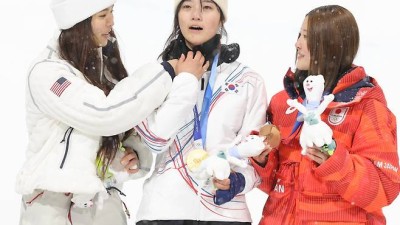 가온아, 얼굴 잘 나와야지 클로이 킴은 왜 최가온의 넥워머에 손을 댔나…우상의 사소한 배려가 남긴 감동