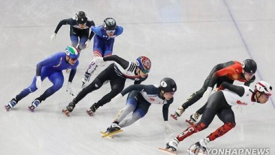 4바퀴 남기고 최하위… 왜 뒤에서 나와야하나, 황대헌도 탈락할 뻔했다