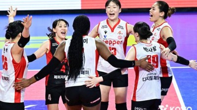 '최고·최고·최초' 페퍼저축은행, 새로운 역사 썼다…선수들 대견하고 고맙다 사령탑 감격 [MD화성]