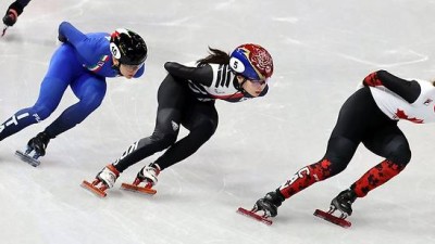 최민정·김길리, ‘죽음의 조’ 뚫고 쇼트트랙 여자 1000m 준결선 진출 [강산 기자의 여기는 밀라노]