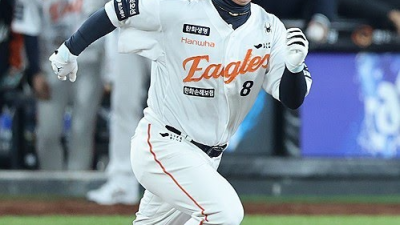 분위기 '살벌', 노시환 '돈잔치' 벌일 수 없다...비FA 계약, WBC 조기 달락 시 더 힘들어질 수 있어