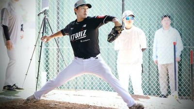 와, 이건 마구다 감독 발걸음까지 돌렸다…폰세 보고 독학한 루키, KT 깜짝 놀랐다