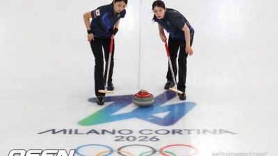 한국 여자 컬링 4승3패 공동 4위...스위스에 져 4강 경쟁 안갯속 [2026 동계올림픽]