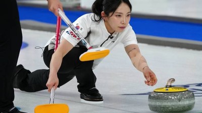 아름다움에 압도됐다 비주얼 폭발 韓 컬링에 日 감탄 또 감탄→벤치에 앉은 김수지에 압권의 존재감