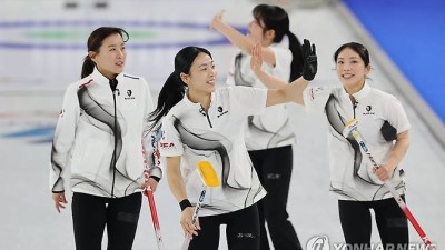 [올림픽] 여자 컬링, 1위 스웨덴에 7엔드 만에 8-3 낙승…준결승 청신호