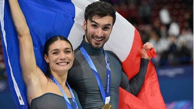 빙판에 미끄러지고 눈보라에 날아간 ‘올림픽 정신’