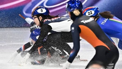 '이걸 어떻게 피하지?' 메달도 못 딸 줄 알았는데.. '그걸 피하고 그걸 역전하다니' 최민정이 완성한 금메달 시나리오[밀라노현장]