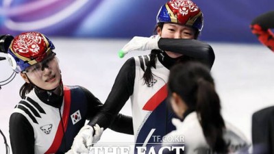 [동계올림픽] 심석희, 쇼트트랙 3000m 계주 金 목에 걸고 '뜨거운 눈물'