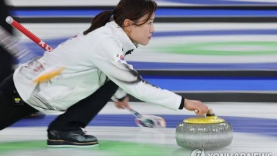 스킵 역량 차이, 무려 6엔드 4점 뺏겼다… 한국 女컬링, 4강행 좌초 초읽기